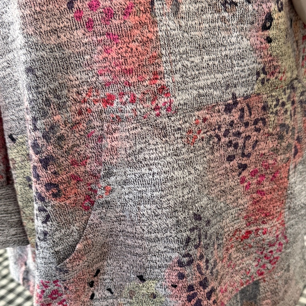 Ruby Rd. Gray and Pink Patterned Blouse - image 4